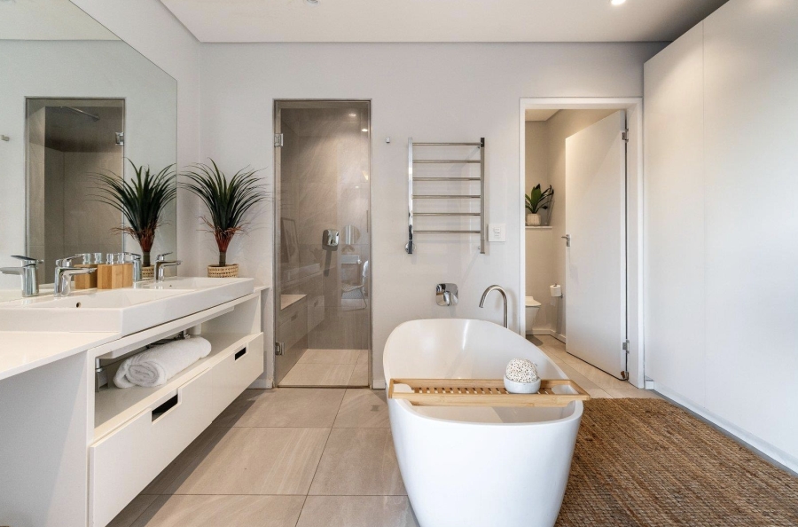 3 Bedroom Property for Sale in Green Point Western Cape